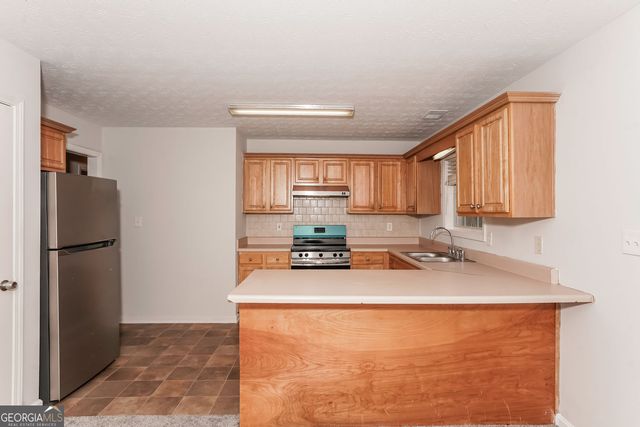 1024 Miss Amber Way, Locust Grove, GA 30248