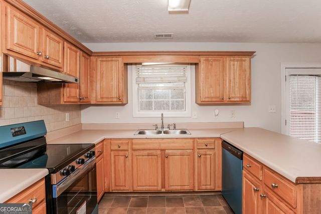 1024 Miss Amber Way, Locust Grove, GA 30248