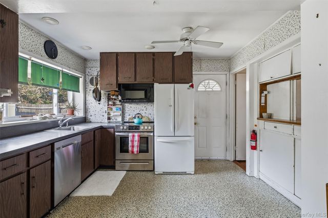 36 Seitz Drive, Bethpage, NY 11714