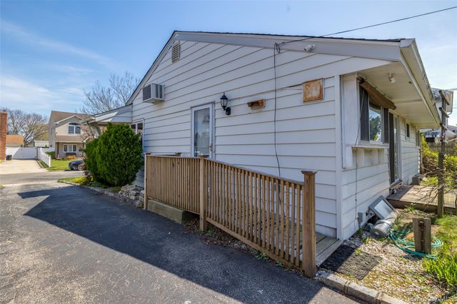 36 Seitz Drive, Bethpage, NY 11714