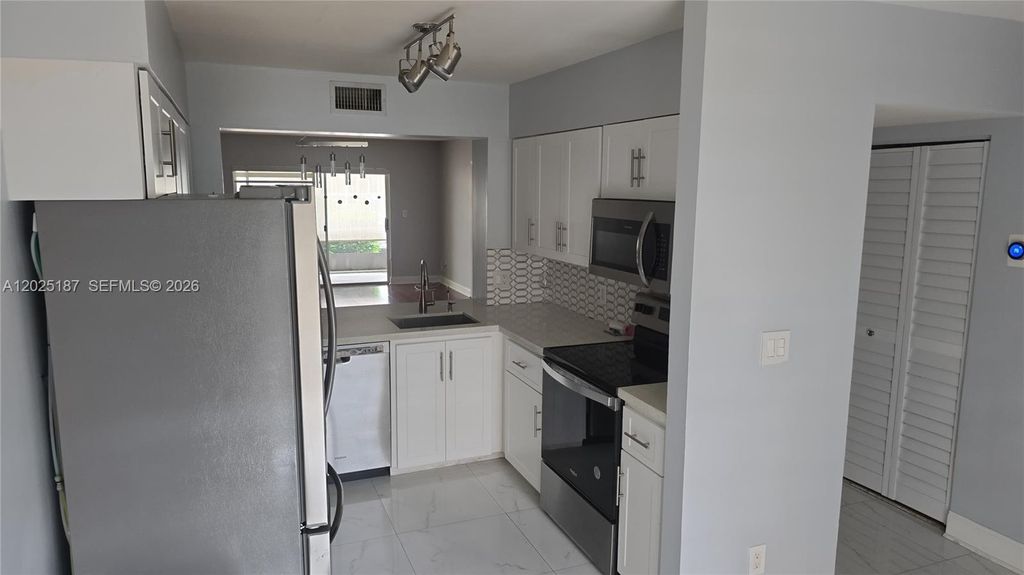 7271 S Devon Dr 101, Tamarac, FL 33321