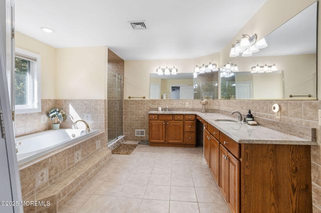 14 Conor Road, Jackson, NJ 08527