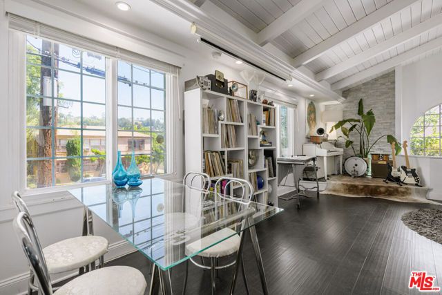2225 N Cahuenga Boulevard, Los Angeles, CA 90068