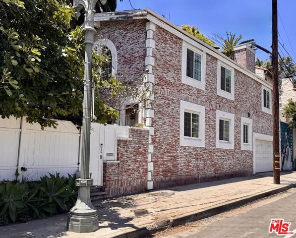 2225 N Cahuenga Boulevard, Los Angeles, CA 90068