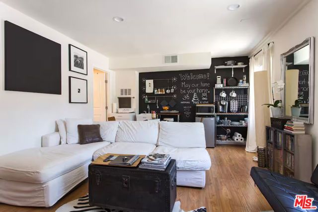 2225 N Cahuenga Boulevard, Los Angeles, CA 90068