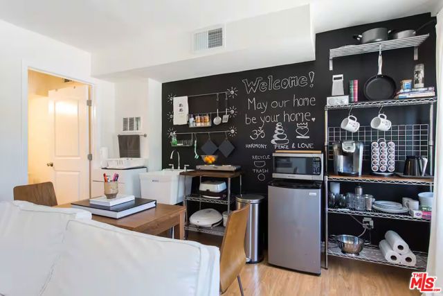 2225 N Cahuenga Boulevard, Los Angeles, CA 90068