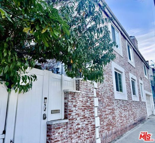 2225 N Cahuenga Boulevard, Los Angeles, CA 90068