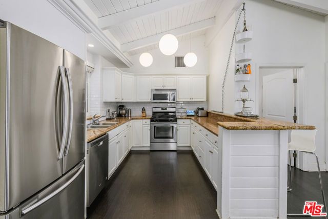2225 N Cahuenga Boulevard, Los Angeles, CA 90068