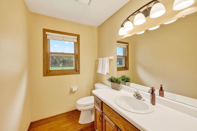 W148N7167 Terriwood COURT, Menomonee Falls, WI 53051