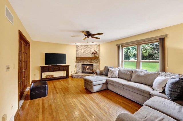 W148N7167 Terriwood COURT, Menomonee Falls, WI 53051