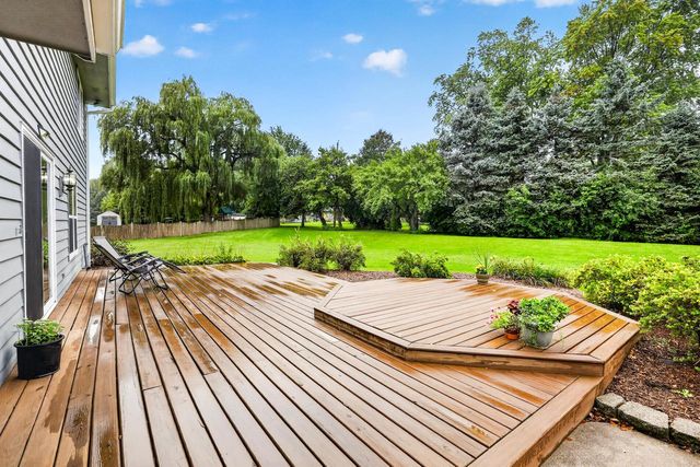 W148N7167 Terriwood COURT, Menomonee Falls, WI 53051