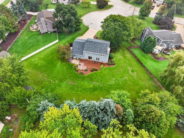 W148N7167 Terriwood COURT, Menomonee Falls, WI 53051