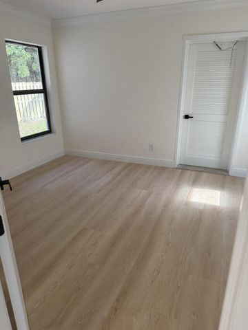 80 NE 48TH Street, Oakland Park, FL 33334