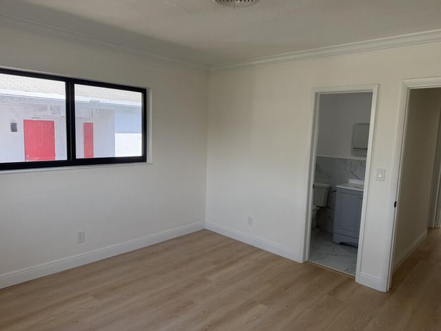 80 NE 48TH Street, Oakland Park, FL 33334