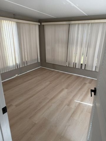 80 NE 48TH Street, Oakland Park, FL 33334