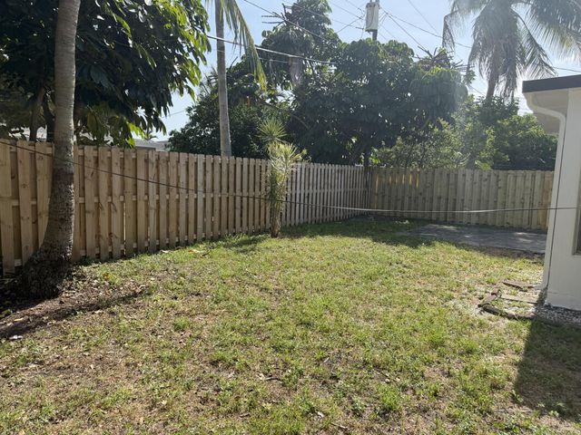 80 NE 48TH Street, Oakland Park, FL 33334