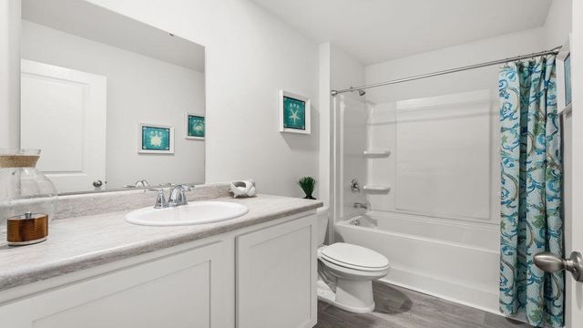 22 Ashworth Dr., Tabor City, NC 28463