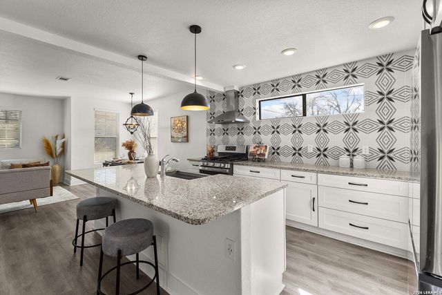 2107 McKinley, San Antonio, TX 78210