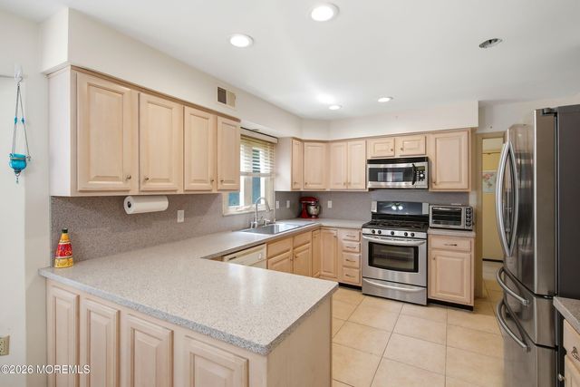 4 Carriage Court, Marlboro, NJ 07746
