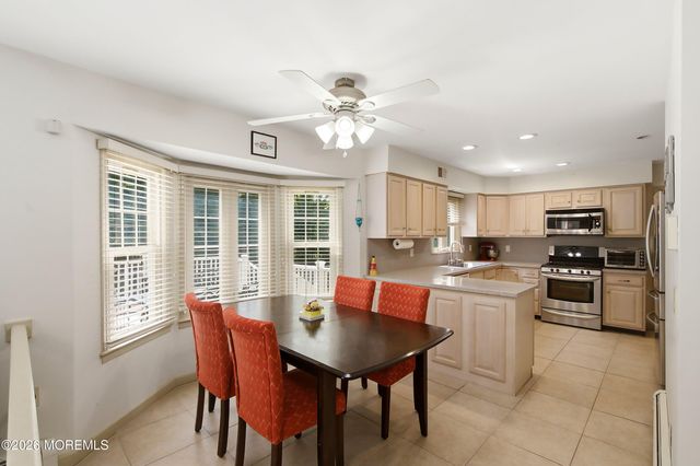4 Carriage Court, Marlboro, NJ 07746