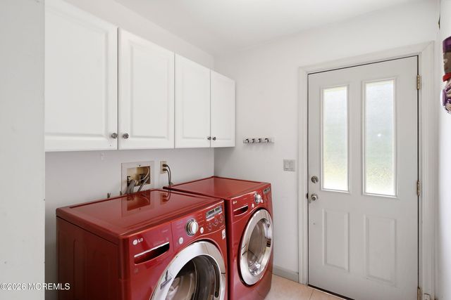 4 Carriage Court, Marlboro, NJ 07746