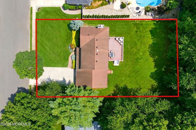 4 Carriage Court, Marlboro, NJ 07746