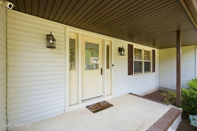 4 Carriage Court, Marlboro, NJ 07746