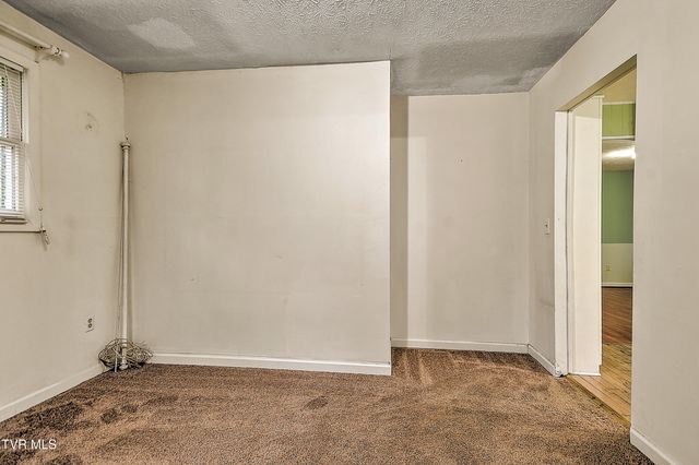 757 West West Jackson Street, Gate City, VA 24251