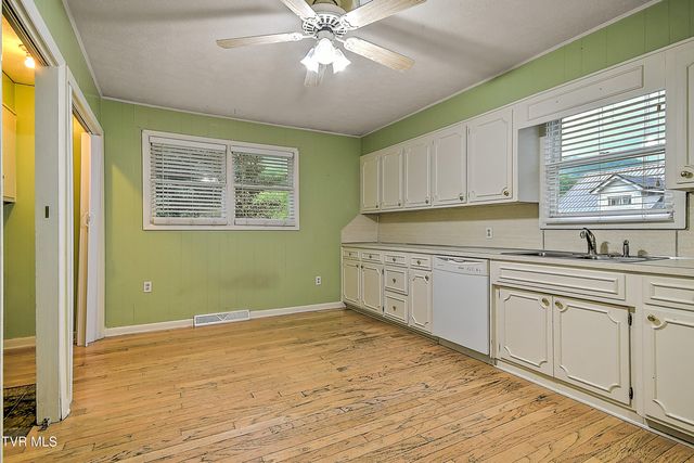 757 West West Jackson Street, Gate City, VA 24251