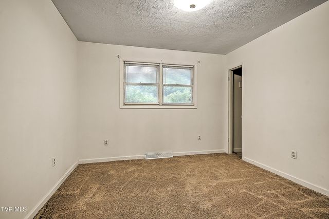 757 West West Jackson Street, Gate City, VA 24251