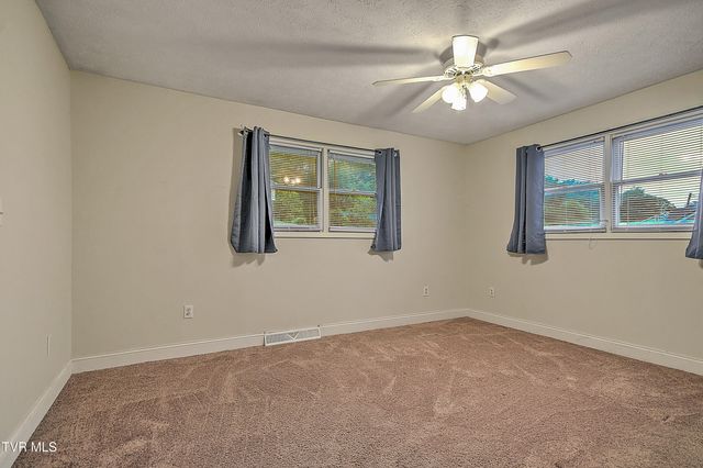 757 West West Jackson Street, Gate City, VA 24251
