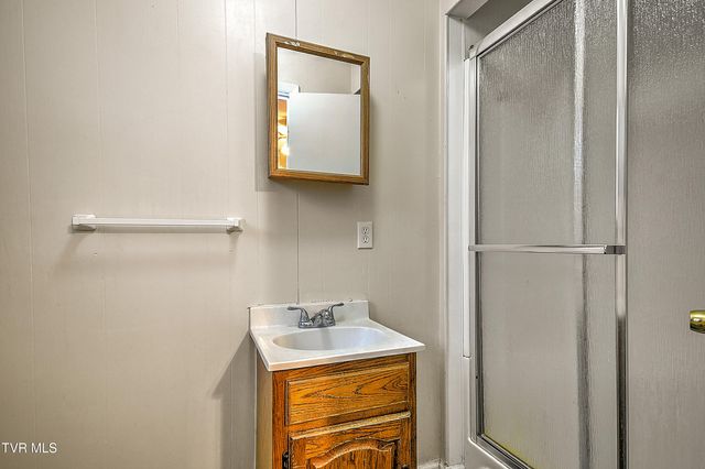 757 West West Jackson Street, Gate City, VA 24251