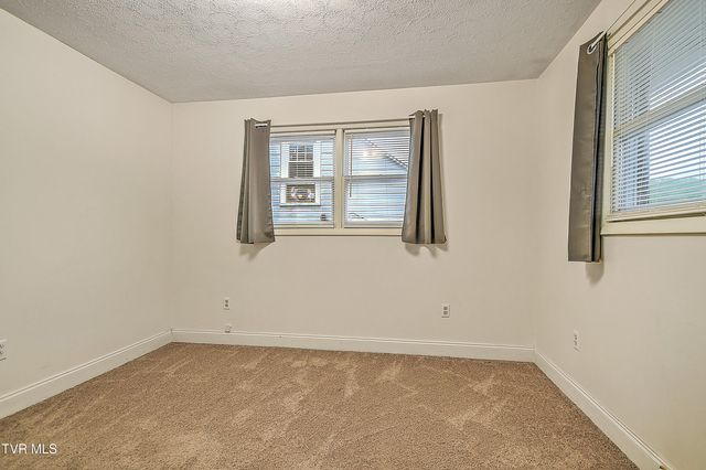757 West West Jackson Street, Gate City, VA 24251