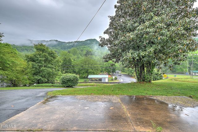 757 West West Jackson Street, Gate City, VA 24251