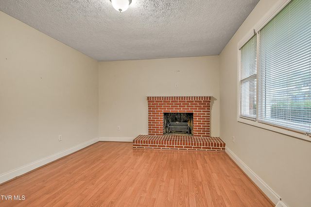 757 West West Jackson Street, Gate City, VA 24251