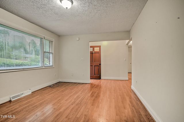 757 West West Jackson Street, Gate City, VA 24251