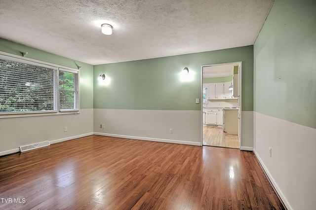 757 West West Jackson Street, Gate City, VA 24251