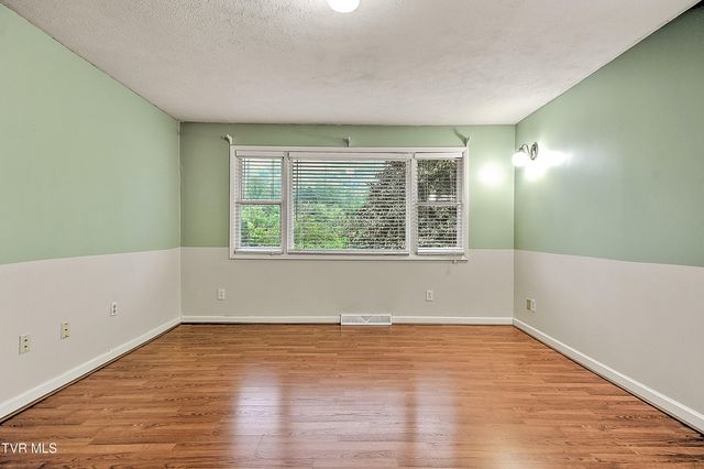 757 West West Jackson Street, Gate City, VA 24251