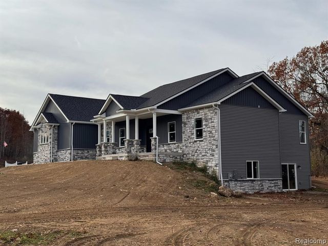 2268 Equestrian Trail Drive, Metamora, MI 48455