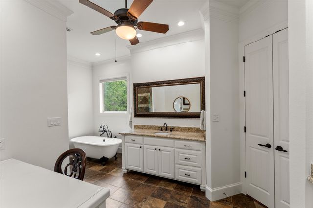 940 Private Road 5980, Yantis, TX 75497