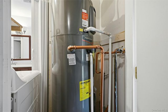 204 Belfast Lane, Ridge, NY 11961