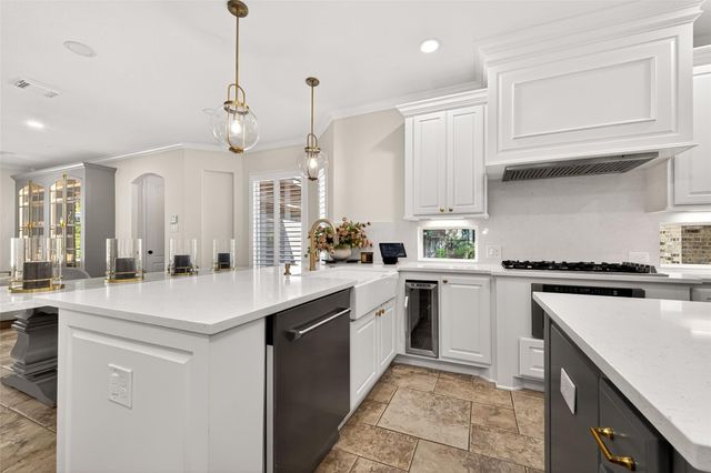 15 Veilwood Circle, The Woodlands, TX 77382