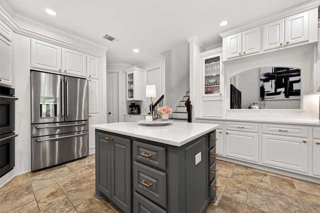 15 Veilwood Circle, The Woodlands, TX 77382