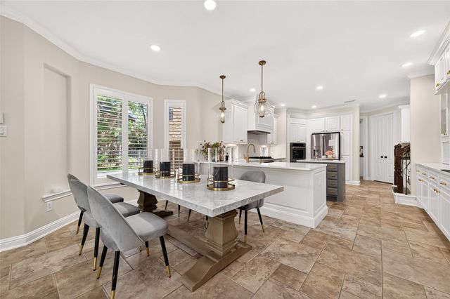 15 Veilwood Circle, The Woodlands, TX 77382