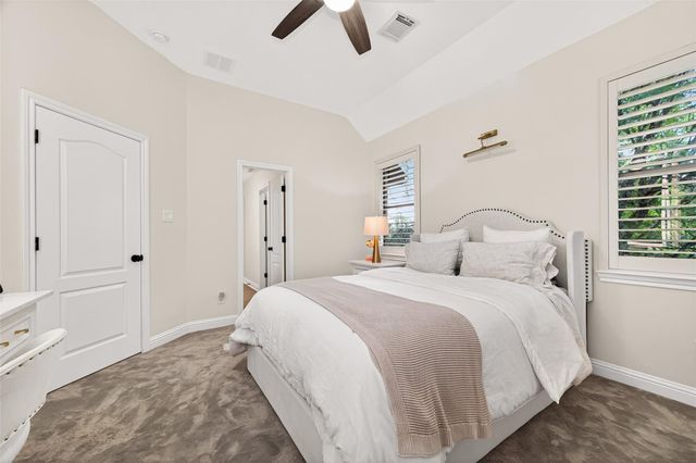 15 Veilwood Circle, The Woodlands, TX 77382