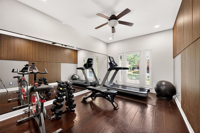 15 Veilwood Circle, The Woodlands, TX 77382