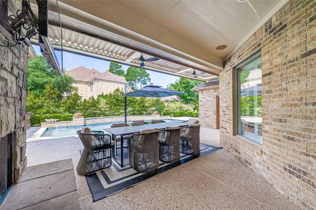 15 Veilwood Circle, The Woodlands, TX 77382