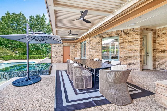 15 Veilwood Circle, The Woodlands, TX 77382