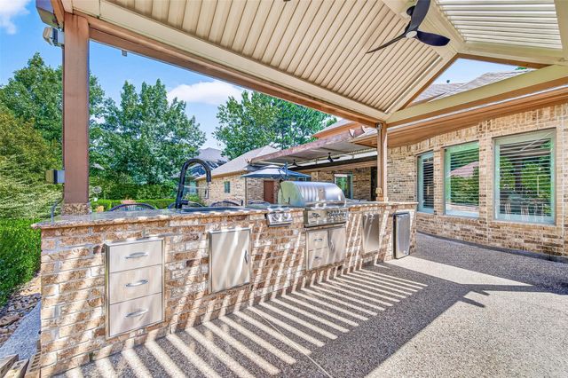 15 Veilwood Circle, The Woodlands, TX 77382