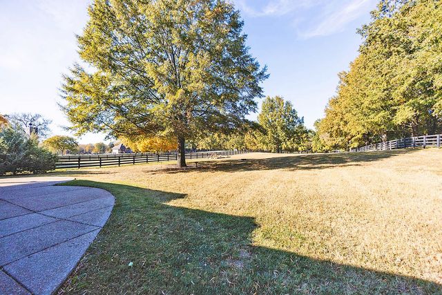 155 Cherokee Dock Rd, Lebanon, TN 37087